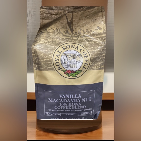 Royal Kona Vanilla Macadamia Nut Coffee 10% Kona 
Blend Arabica 2.5lbs 070325 - Picture 1 of 4